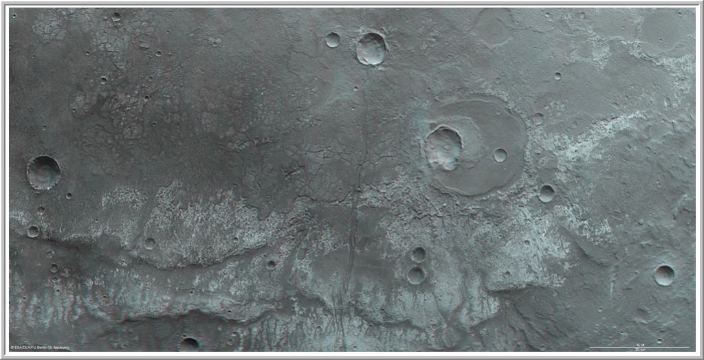 Close na região de  Ma'adim Vallis, composição em 3 cores.