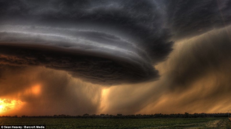 No Olho da Tempestade: Imagens Fantásticas de Impressionantes Super ...