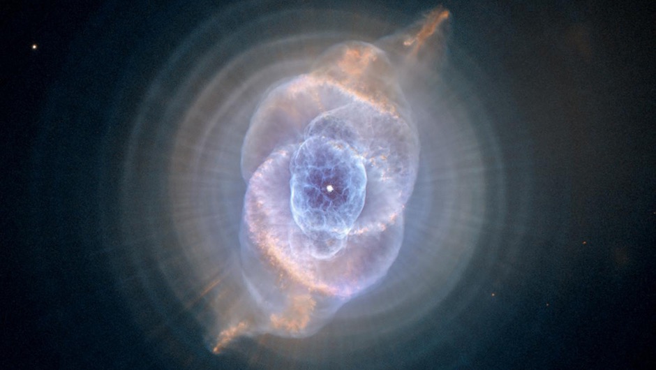 Bela imagem feita pelo Hubble da Nebulosa NGC 6543, também conhecida como Nebulosa do Olho do Gato.