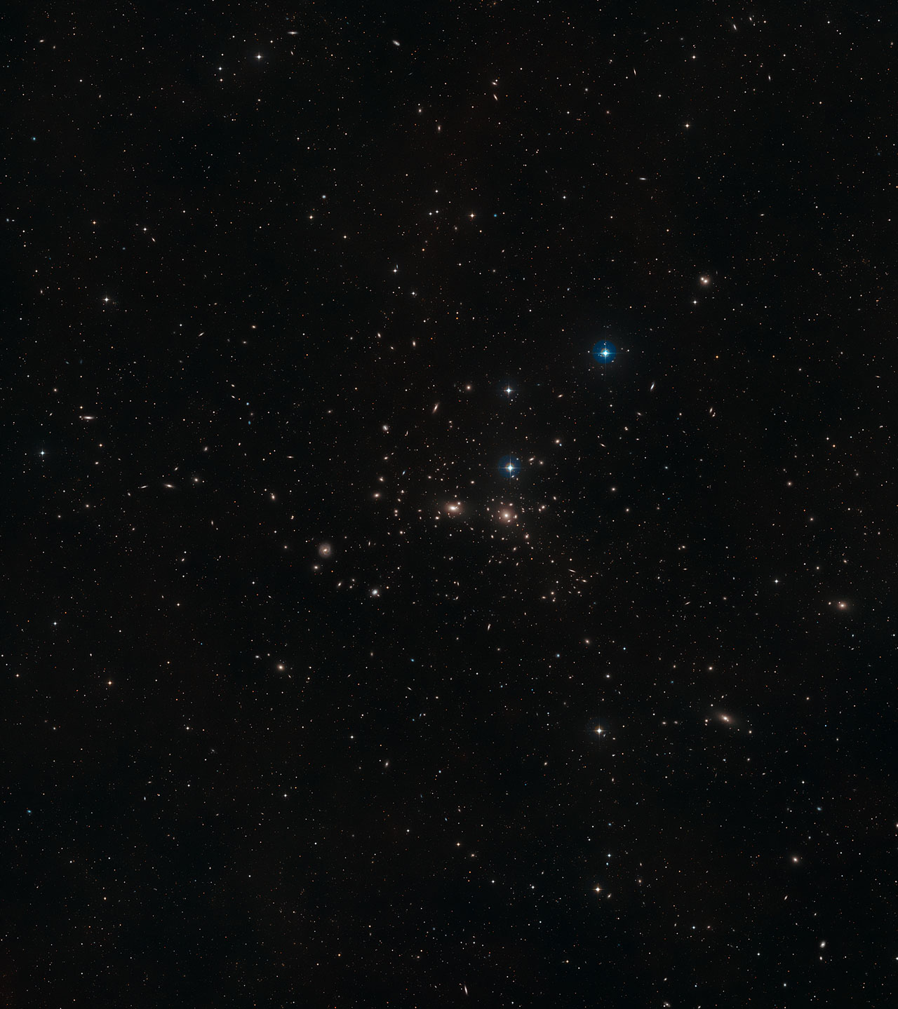 Wide-field view of NGC 4889 (ground-based view)