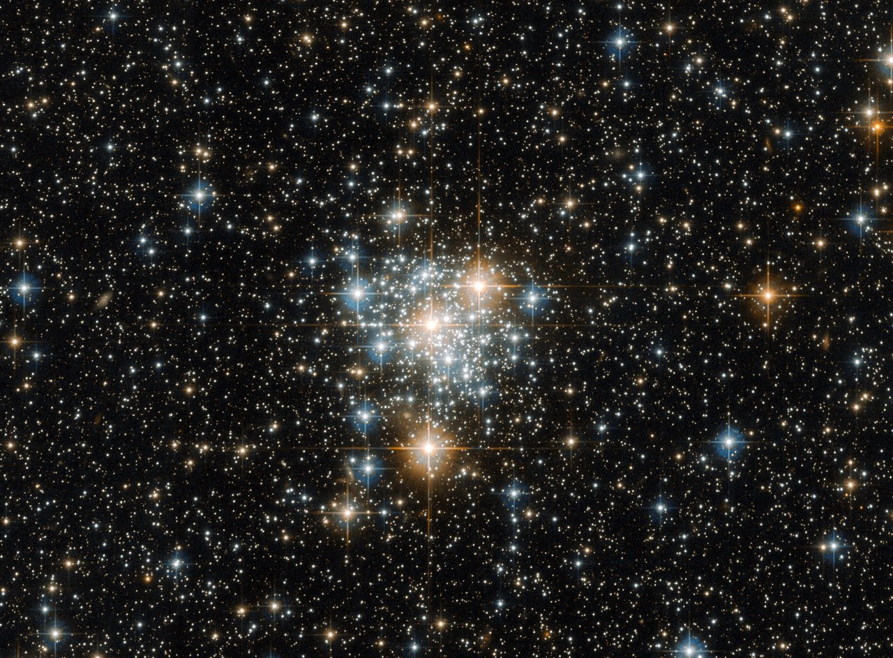 The Toucan and the cluster