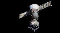 UNDOCKING DA SOYUZ MS-20 COM O BILIONÁRIO JAPONÊS - AO VIVO