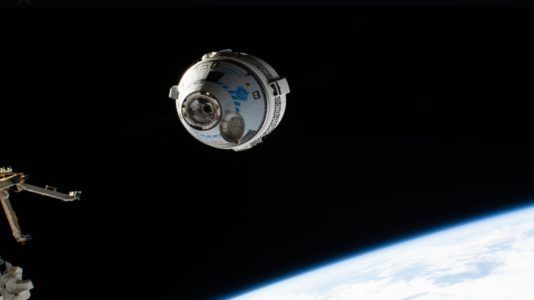 ACOPLAMENTO DA CÁPSULA STARLINER COM A ISS