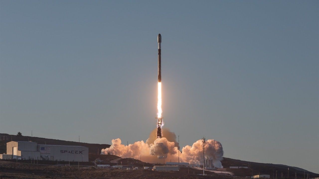 LANÇAMENTO FALCON 9 - STARLINK GRUPO 11-06